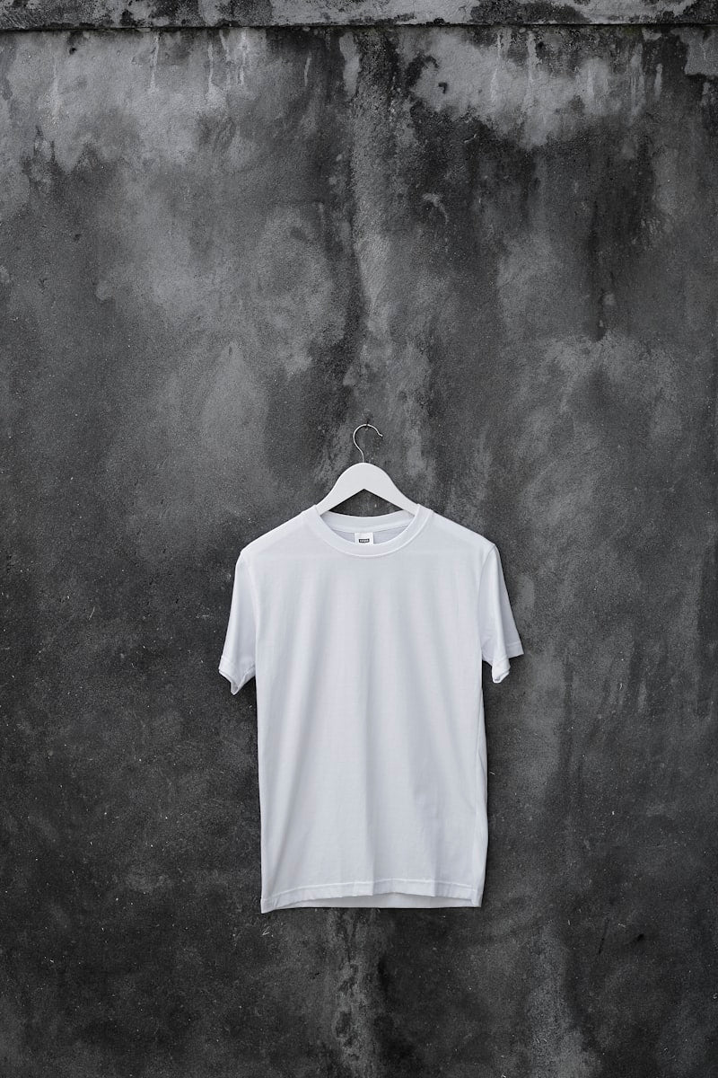 Grau meliertes Langarmshirt mit V-Ausschnitt